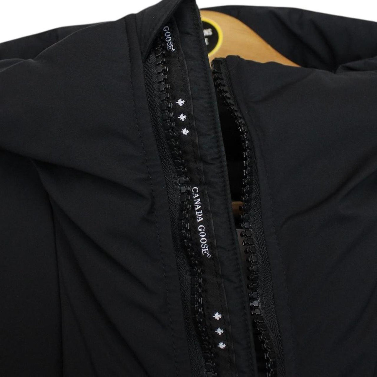 Canada Goose Hybridge Down Jacket Medium