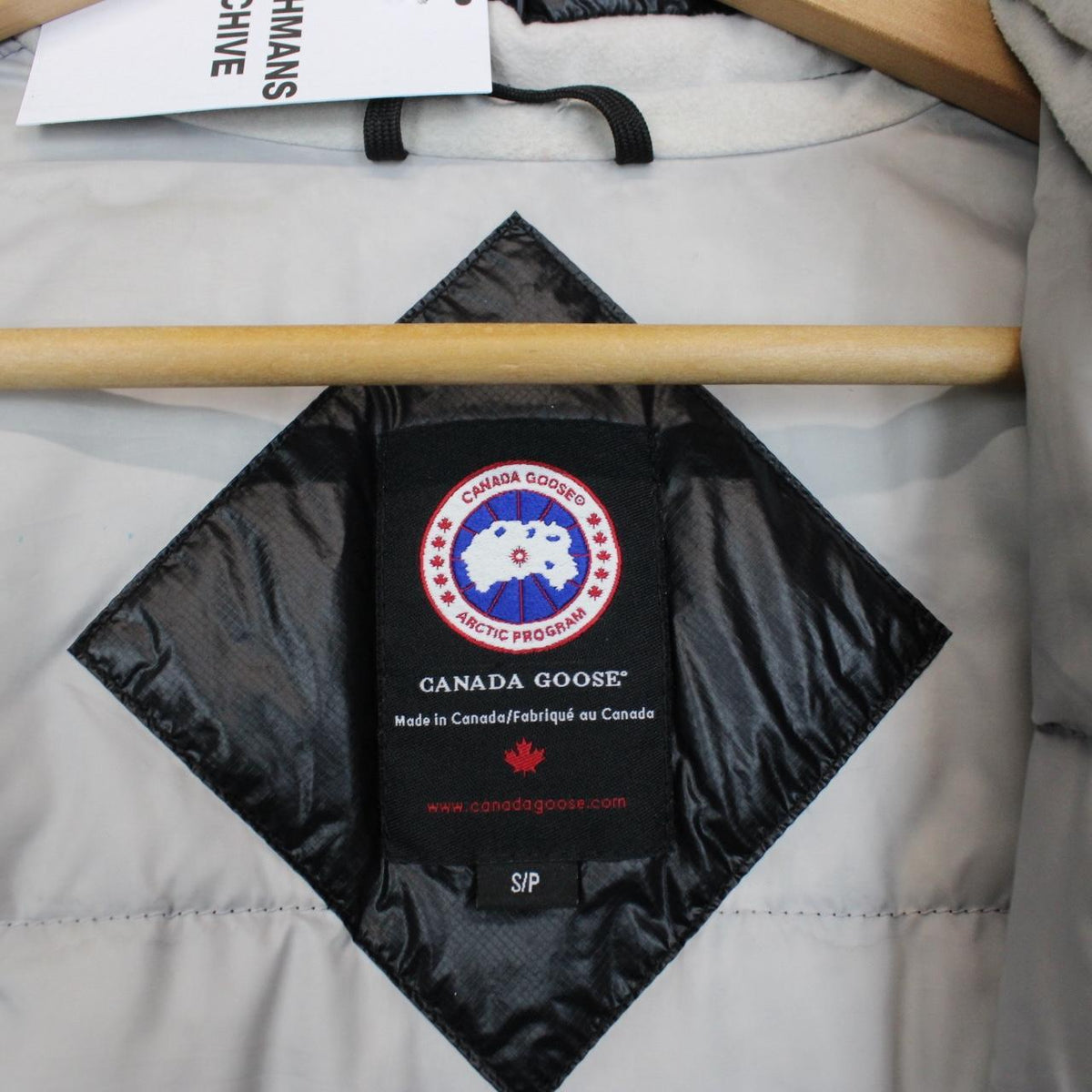 Canada Goose Hybridge Lite Down Jacket Small