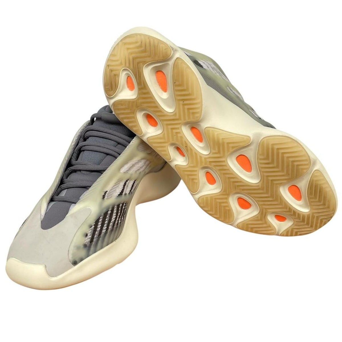 Yeezy 700 V3 Fade Salt Trainers UK 7.5