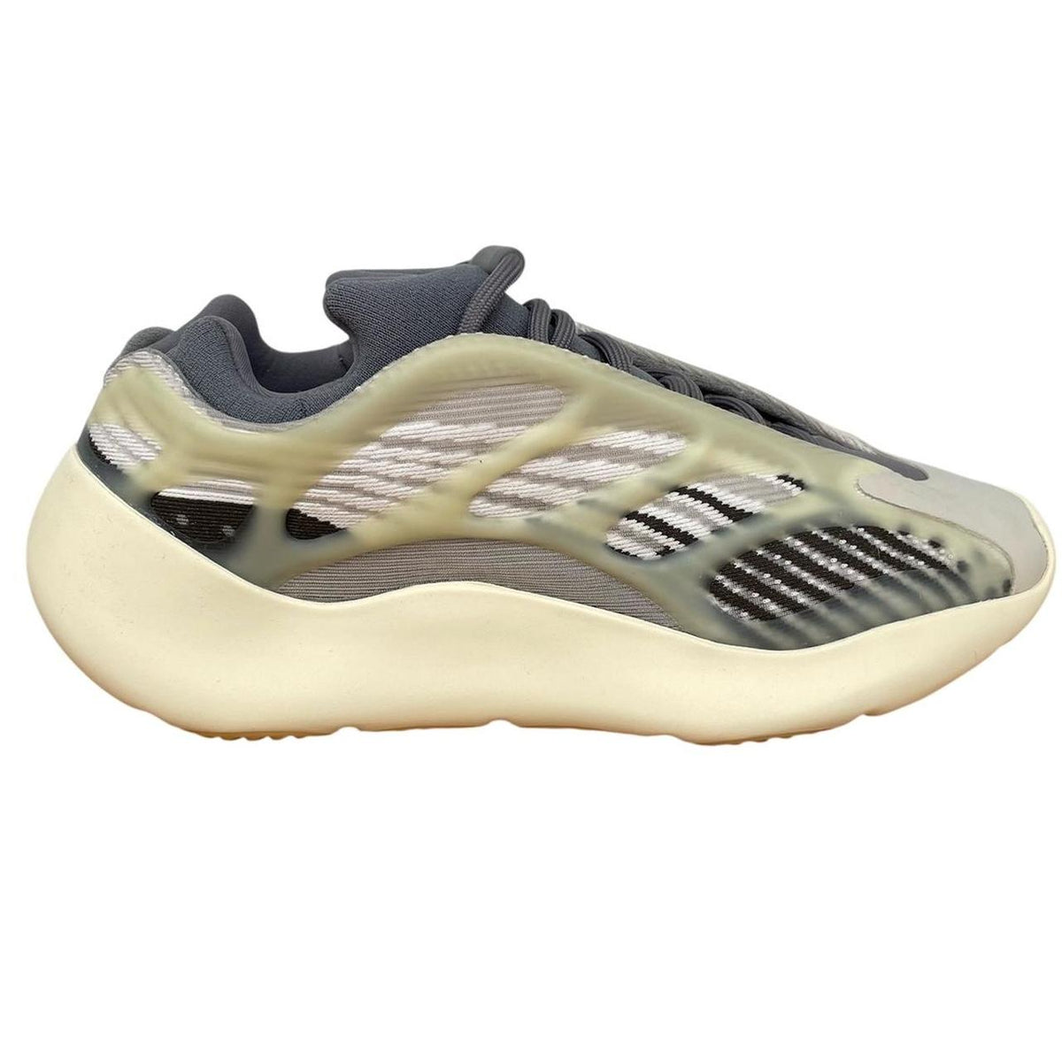 Yeezy 700 V3 Fade Salt Trainers UK 7.5
